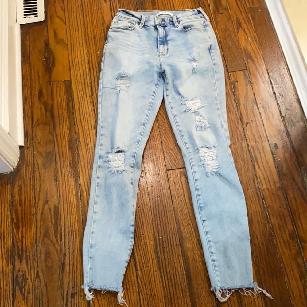 Ripped skinny jeans